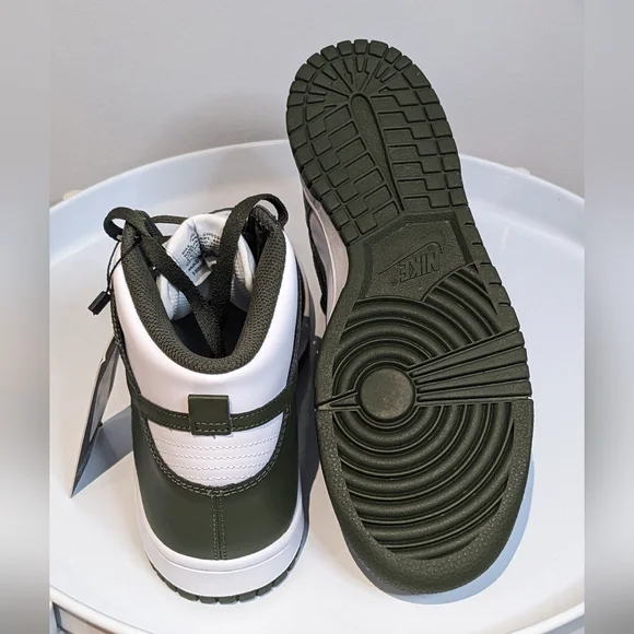 Nike Dunk High Size 7.5 females or 6Y - Picture 7 of 10